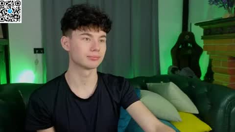 moon_gloww online show from 1, 3, 2026