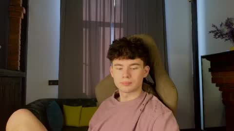 moon_gloww online show from 11, 3, 2026