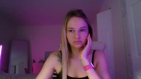 moon_light_girl online show from 13, 6, 2026