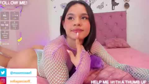 moon_roxee online show from 16, 10, 2025
