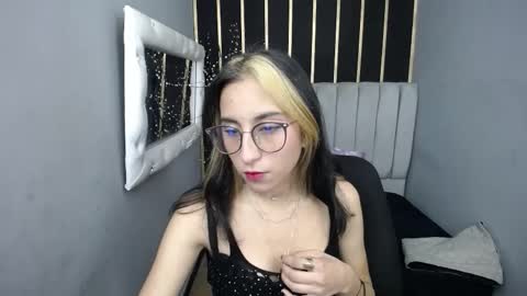 MOON SHUT online show from 17, 3, 2026