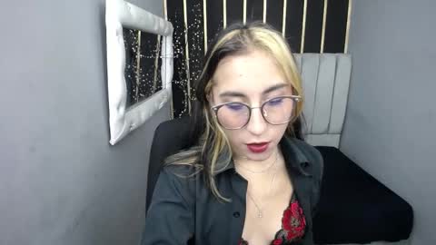 MOON SHUT online show from 18, 3, 2026