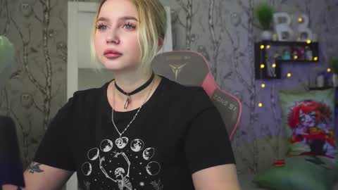 Emilia online show from 13, 3, 2026