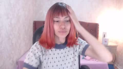 Snapshot of mooncharlotte chatting on 4, 2, 2025 Charlotte online show from 4, 2, 2025