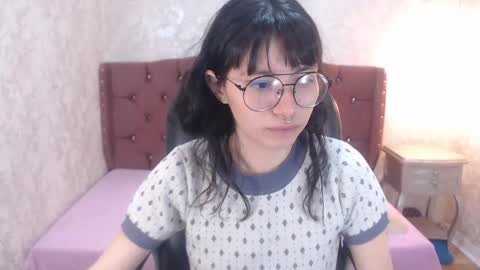 Snapshot of mooncharlotte chatting on 5, 2, 2025 Charlotte online show from 5, 2, 2025