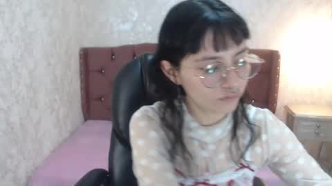 Snapshot of mooncharlotte chatting on 9, 3, 2025 Charlotte online show from 9, 3, 2025