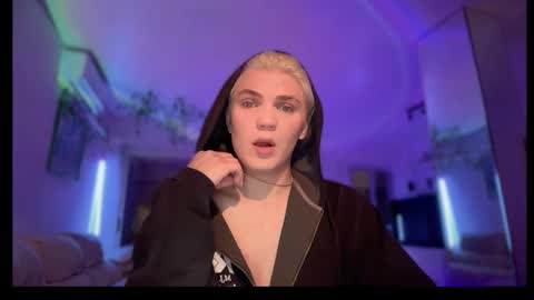 moonflamek online show from 29, 3, 2026