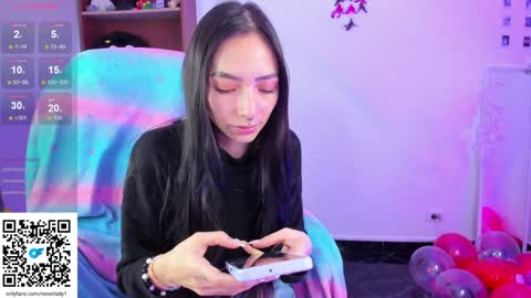 MOON  online show from 4, 2, 2025