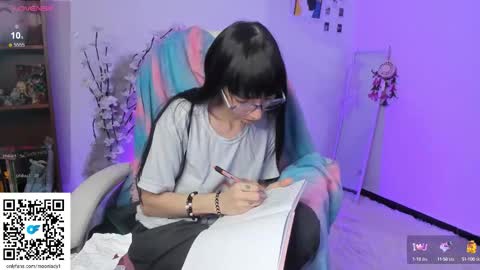 MOON  online show from 25, 9, 2025