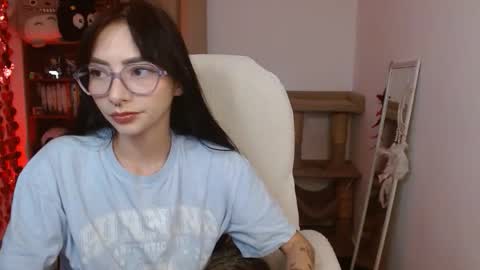 Snapshot of moonlady_ chatting on 26, 5, 2026 MOON online show from 26, 5, 2026