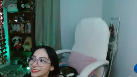Snapshot of moonlady_ chatting on 28, 5, 2026 MOON online show from 28, 5, 2026