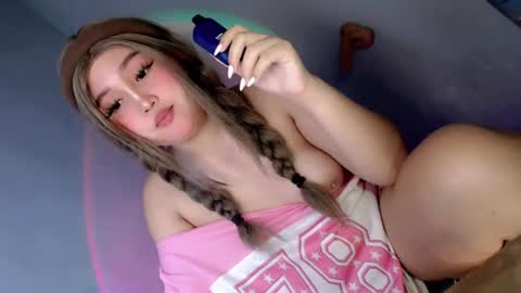 Snapshot of moonlight_baby28 chatting on 13, 7, 2026 B E T T Y online show from 13, 7, 2026