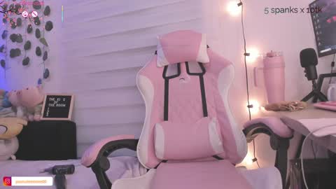 moonliight__ online show from 6, 2, 2025