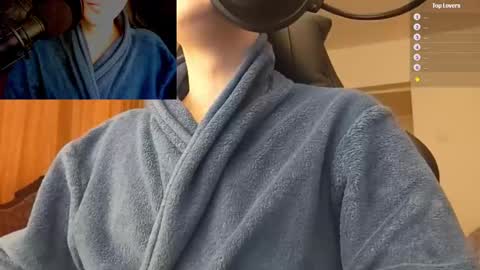 Snapshot of moonsire chatting on 12, 1, 2025 Moonsire online show from 12, 1, 2025