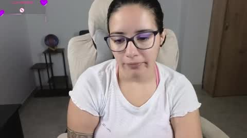 Snapshot of moonwoman_ chatting on 31, 5, 2026 Moon Woman online show from 31, 5, 2026