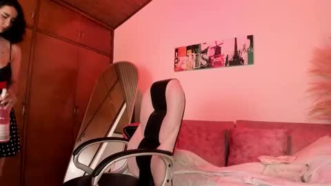 Snapshot of moony_14 chatting on 17, 11, 2025 Michelle online show from 17, 11, 2025