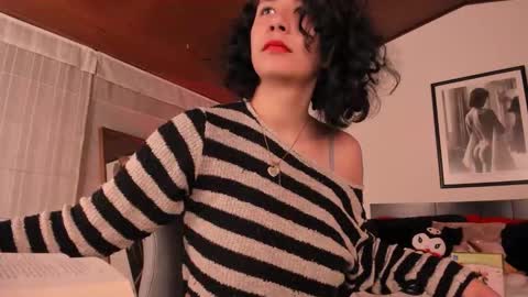 Snapshot of moony_14 chatting on 21, 11, 2025 Michelle online show from 21, 11, 2025