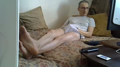 Snapshot of moovurey16 chatting on 2, 4, 2026 Alex online show from 2, 4, 2026