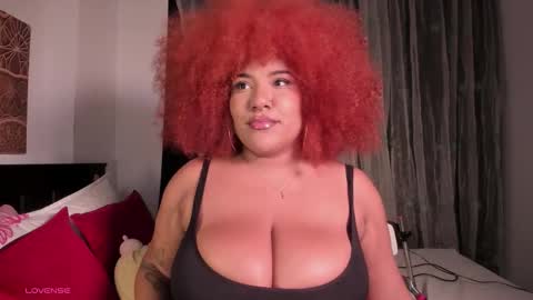 Snapshot of moradaniels chatting on 2, 11, 2025 online show from 2, 11, 2025