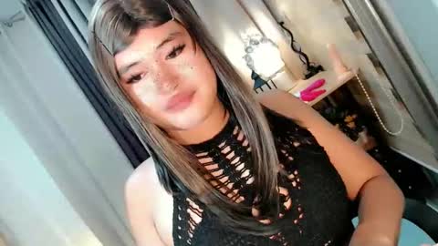 Snapshot of morenaaries12 chatting on 20, 10, 2025 MIA online show from 20, 10, 2025