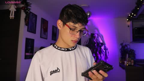   online show from 18, 1, 2025