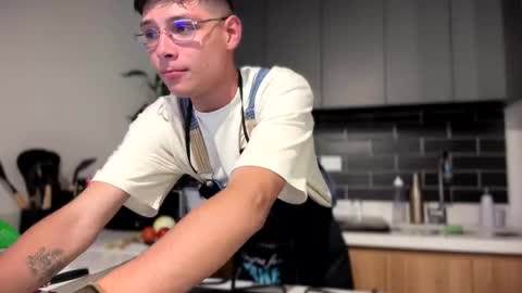   online show from 20, 9, 2025