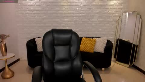 Morgan Hicks online show from 7, 11, 2025