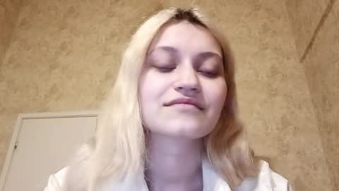 Snapshot of morgankesey chatting on 28, 3, 2026 Eva is here now help me get 50 thumbs up pls online show from 28, 3, 2026