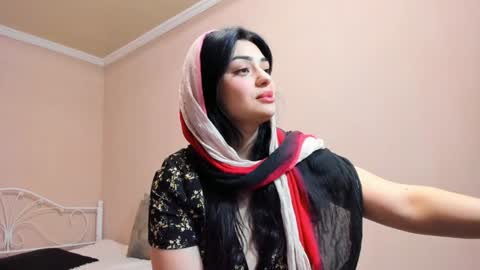 Snapshot of moroccan_diamond_ chatting on 27, 12, 2024 Medina online show from 27, 12, 2024