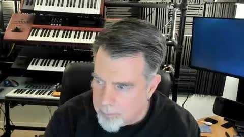 Snapshot of mostly_unbothered chatting on 25, 10, 2025 mostly_unbothered online show from 25, 10, 2025