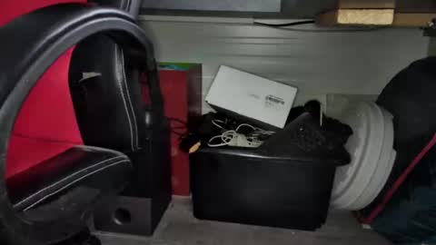 Snapshot of mouillelenos chatting on 11, 3, 2025 CamO online show from 11, 3, 2025