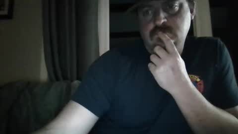 Snapshot of mr1bucket chatting on 4, 3, 2026 mr1bucket online show from 4, 3, 2026