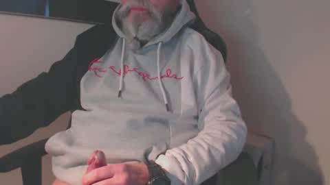 mr_boombastic2021 online show from 10, 1, 2025