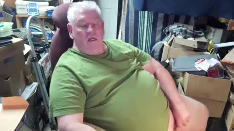 mr_canoe_licker_69 online show from 5, 12, 2024