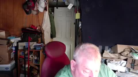 mr_canoe_licker_69 online show from 10, 12, 2024