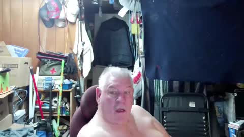 mr_canoe_licker_69 online show from 31, 12, 2024