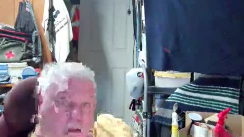 mr_canoe_licker_69 online show from 26, 1, 2025