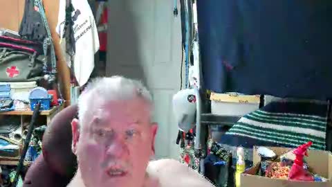 mr_canoe_licker_69 online show from 27, 1, 2025