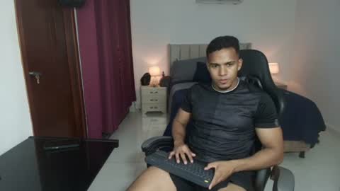 Snapshot of mr_maximo chatting on 5, 8, 2026 mr_maximo online show from 5, 8, 2026