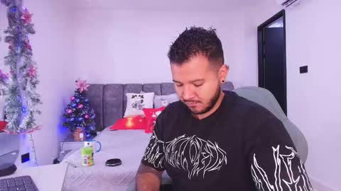 MIKEE online show from 18, 12, 2025