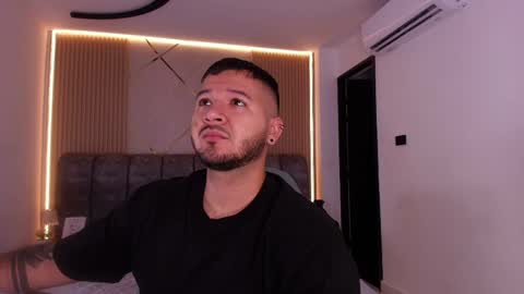 MIKEE online show from 29, 4, 2026