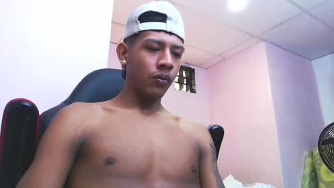 mr_stiven_ online show from 5, 1, 2025