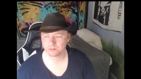 Snapshot of mr_strawberry chatting on 15, 10, 2025 mr_strawberry online show from 15, 10, 2025