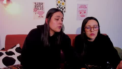 Snapshot of mrbuu_ chatting on 13, 7, 2026 Laura online show from 13, 7, 2026