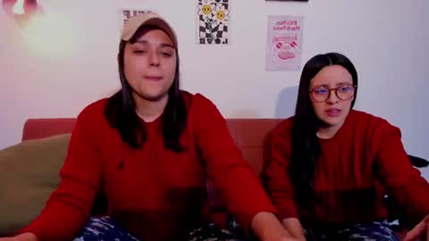 Snapshot of mrbuu_ chatting on 29, 7, 2026 Laura online show from 29, 7, 2026