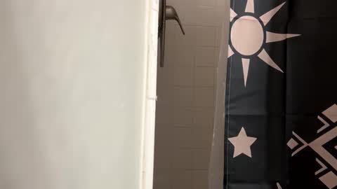 Snapshot of mreric_210 chatting on 9, 9, 2025 mreric_210 online show from 9, 9, 2025