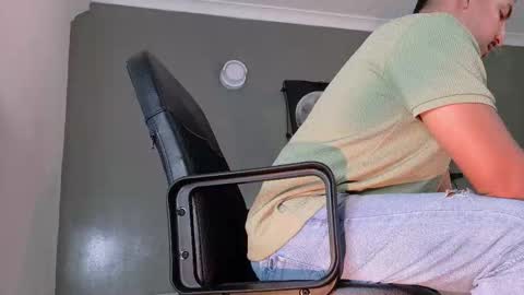 Snapshot of mrfox__ chatting on 27, 10, 2025 Mr Fox online show from 27, 10, 2025