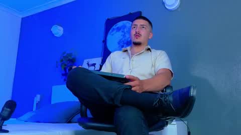 Snapshot of mrfox__ chatting on 15, 12, 2025 Mr Fox online show from 15, 12, 2025