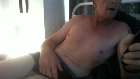 Snapshot of mrgray11xxx chatting on 28, 9, 2025 mrgray11xxx aussie online show from 28, 9, 2025