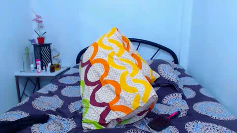 Snapshot of mrladybunnycock chatting on 18, 12, 2025 mrladybunnycock online show from 18, 12, 2025